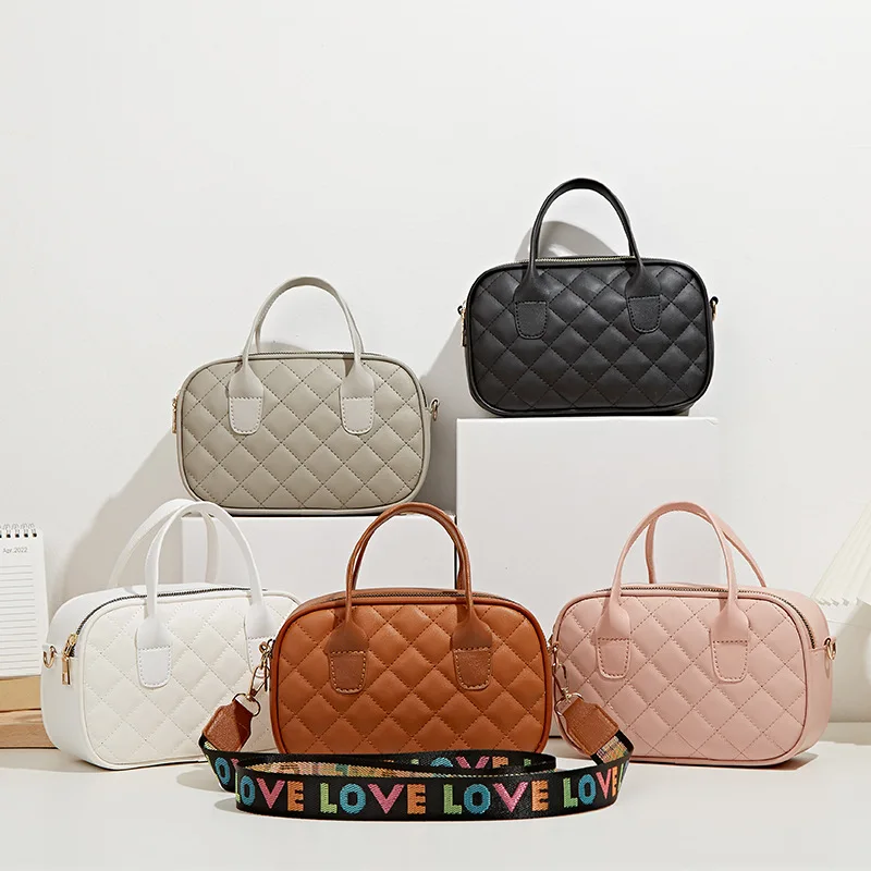 Women's Shoulder Bag Small Square Tote Handbags Fashion Designer Diamond Lattice Solid Color PU Leather Crossbody Purse Summer
Women's Shoulder Bag Small Square Tote Handbags Fashion Designer Diamond Lattice Solid Color PU Leather Crossbody Purse Summer