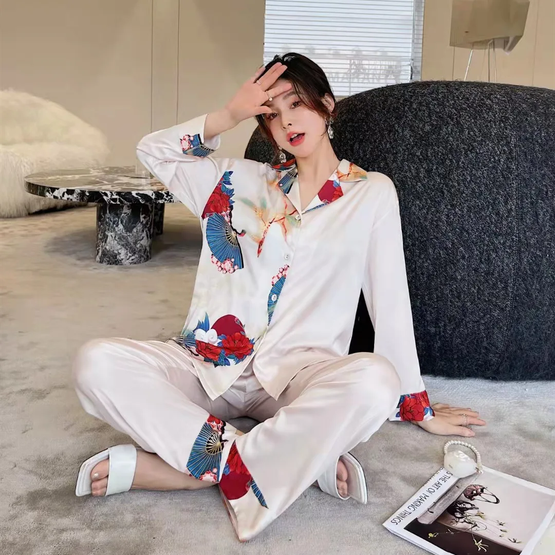 New pajamas women ice silk long-sleeved trousers suits homewear manufacturers pajama set
New pajamas women ice silk long-sleeved trousers suits homewear manufacturers pajama set