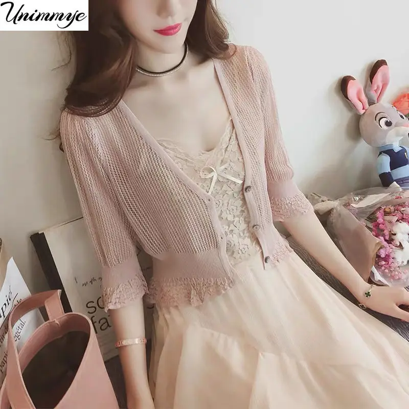 Hollow Out V-Neck Half Sleeve Summer Knitted Sunscreen Cardigan Women Thin Small Coat Open Stitch Elegant Knitwear Tops J569
Hollow Out V-Neck Half Sleeve Summer Knitted Sunscreen Cardigan Women Thin Small Coat Open Stitch Elegant Knitwear Tops J569