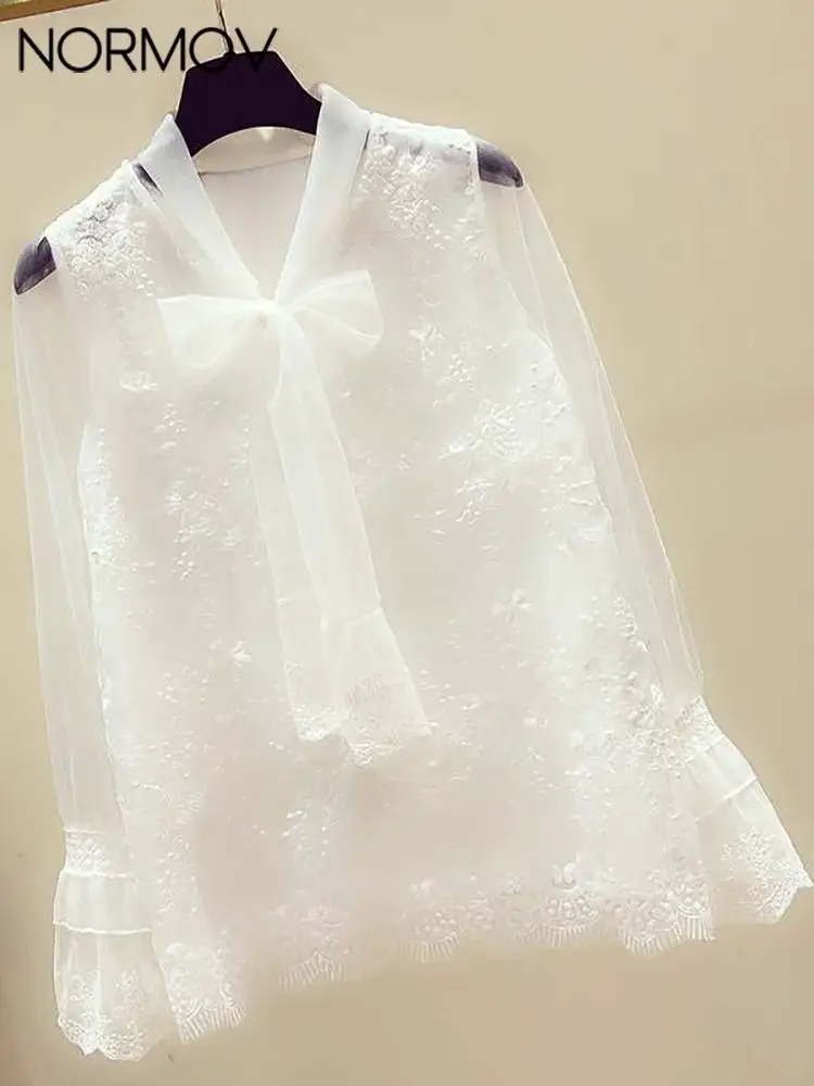 NORMOV White Bow Top Lace Women's Korean Style Bottoming Shirt Loose Hollow Out Sexy Fashion Long-Sleeved Romance Retouch Top
NORMOV White Bow Top Lace Women's Korean Style Bottoming Shirt Loose Hollow Out Sexy Fashion Long-Sleeved Romance Retouch Top