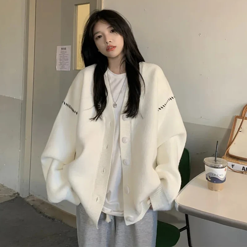 Autumn Winter Lazy V-Neck Sweater Cardigan Women College Style Soft Loose Sweater Woman Casual Solid Knitted Cardigans
Autumn Winter Lazy V-Neck Sweater Cardigan Women College Style Soft Loose Sweater Woman Casual Solid Knitted Cardigans