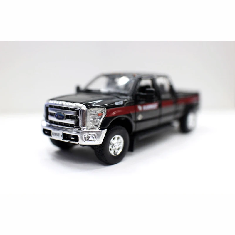 Литый под давлением сплав 1:50 пикап Ford F250 Мамонт живопись черная модель автомобиля Классическая коллекция для взрослых Подарочный дисплей
Литый под давлением сплав 1:50 пикап Ford F250 Мамонт живопись черная модель автомобиля Классическая коллекция для взрослых Подарочный дисплей