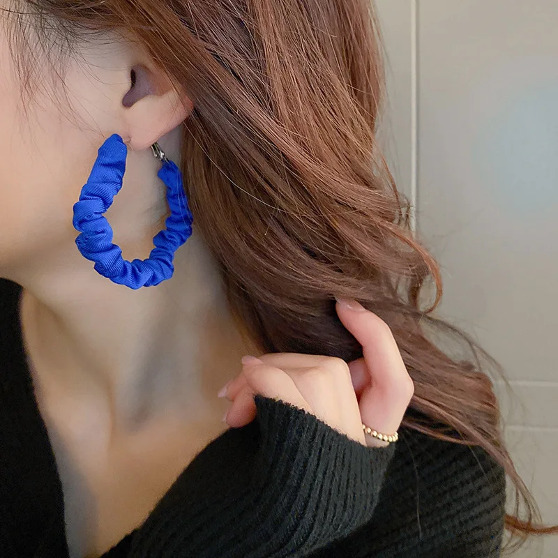 U-Magical Temperament Klein Blue Pleats Circle Oversize Hoop Earring for Women Stylish Fabric Hollow Earring Jewelry Accessories
U-Magical Temperament Klein Blue Pleats Circle Oversize Hoop Earring for Women Stylish Fabric Hollow Earring Jewelry Accessories