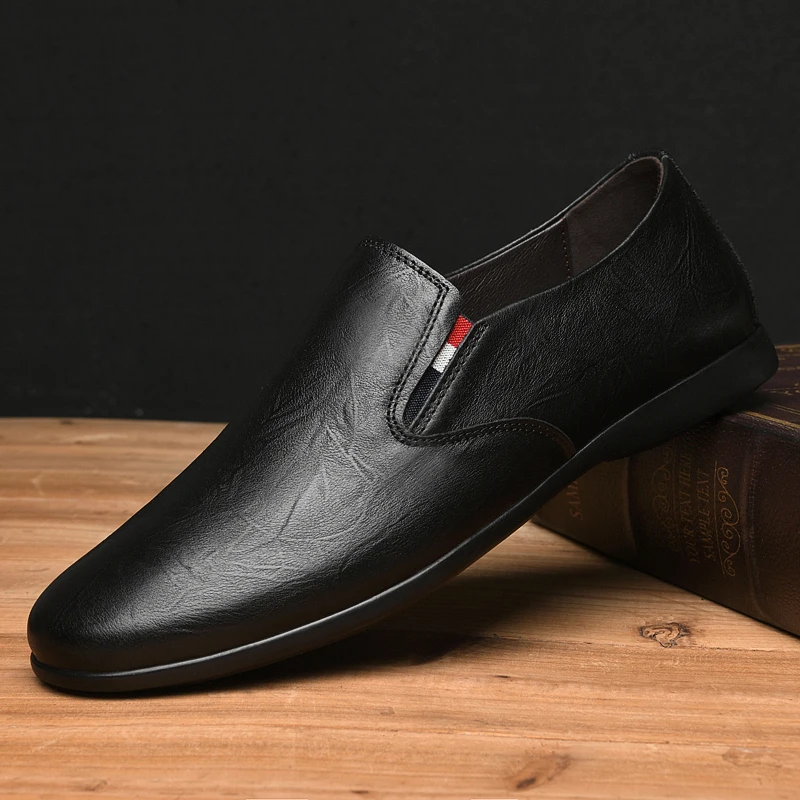 Men Genuine Leather Casual Shoes Man Driving Shoes Fashion Slip-On Loafers High Quality Moccasin Flat Footwear Big Size 36-47 
Men Genuine Leather Casual Shoes Man Driving Shoes Fashion Slip-On Loafers High Quality Moccasin Flat Footwear Big Size 36-47