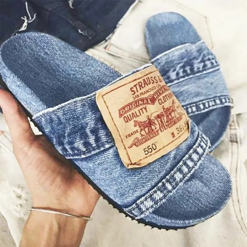 2023 New Women's Denim Slippers Outdoor Fashion Casual Beach Shoes Comfortable Soft Sole Anti slip Indoor Flat Bottom Slippers
2023 New Women's Denim Slippers Outdoor Fashion Casual Beach Shoes Comfortable Soft Sole Anti slip Indoor Flat Bottom Slippers