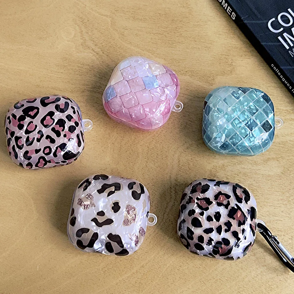 Леопардовый глянцевый чехол для наушников, мягкий чехол для Samsung Galaxy Buds2 Buds Live Pro 2, пластиковый чехол для беспроводной гарнитуры с брелоком
Леопардовый глянцевый чехол для наушников, мягкий чехол для Samsung Galaxy Buds2 Buds Live Pro 2, пластиковый чехол для беспроводной гарнитуры с брелоком