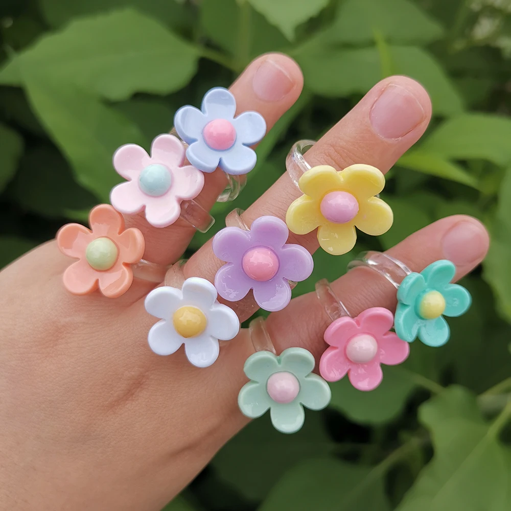 Korean CuteTransparent Acrylic Resin Flower Rings for Women Aesthetic Finger Rings Girls Fashion Jewelry Wholesale Party Gifts
Korean CuteTransparent Acrylic Resin Flower Rings for Women Aesthetic Finger Rings Girls Fashion Jewelry Wholesale Party Gifts
