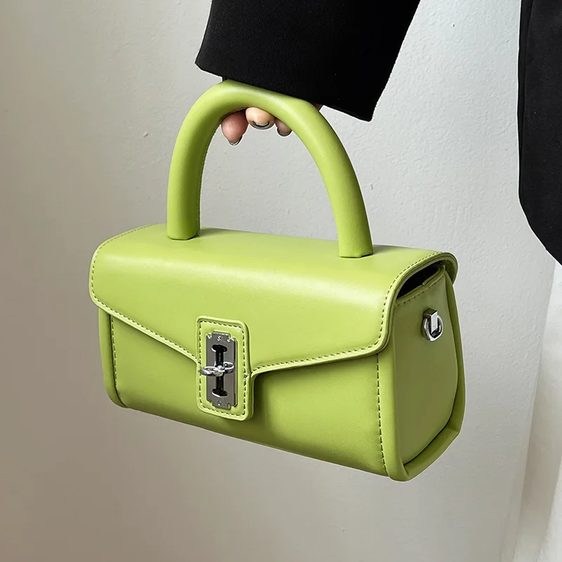 High-quality texture small bag women's all-match 2022 new trend fashion summer hand-held small square bag shoulder messenger bag
High-quality texture small bag women's all-match 2022 new trend fashion summer hand-held small square bag shoulder messenger bag
