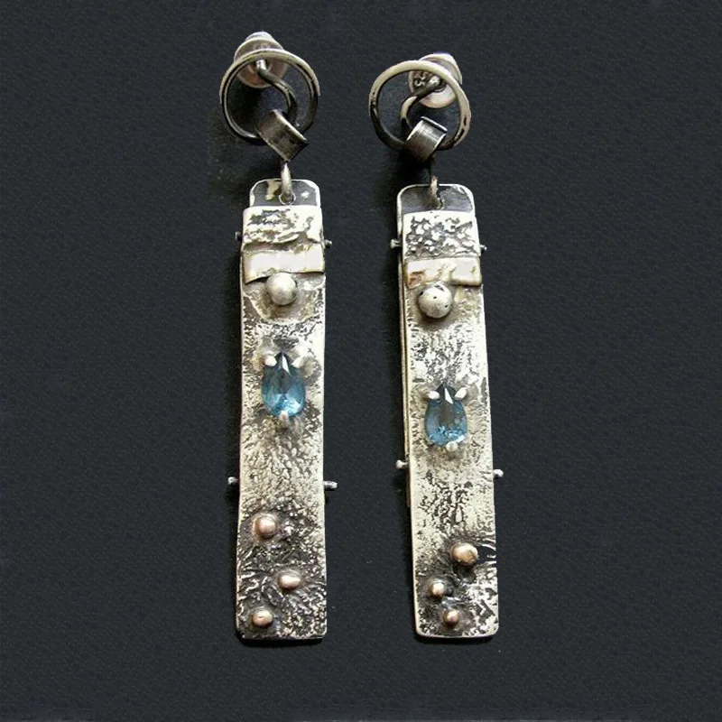 Vintage Ethnic Tribe Dangle Earrings For Women Retro Hand Carving Silver Color Metal Inlay Blue Stone Eardrop Earring Jewelry
Vintage Ethnic Tribe Dangle Earrings For Women Retro Hand Carving Silver Color Metal Inlay Blue Stone Eardrop Earring Jewelry