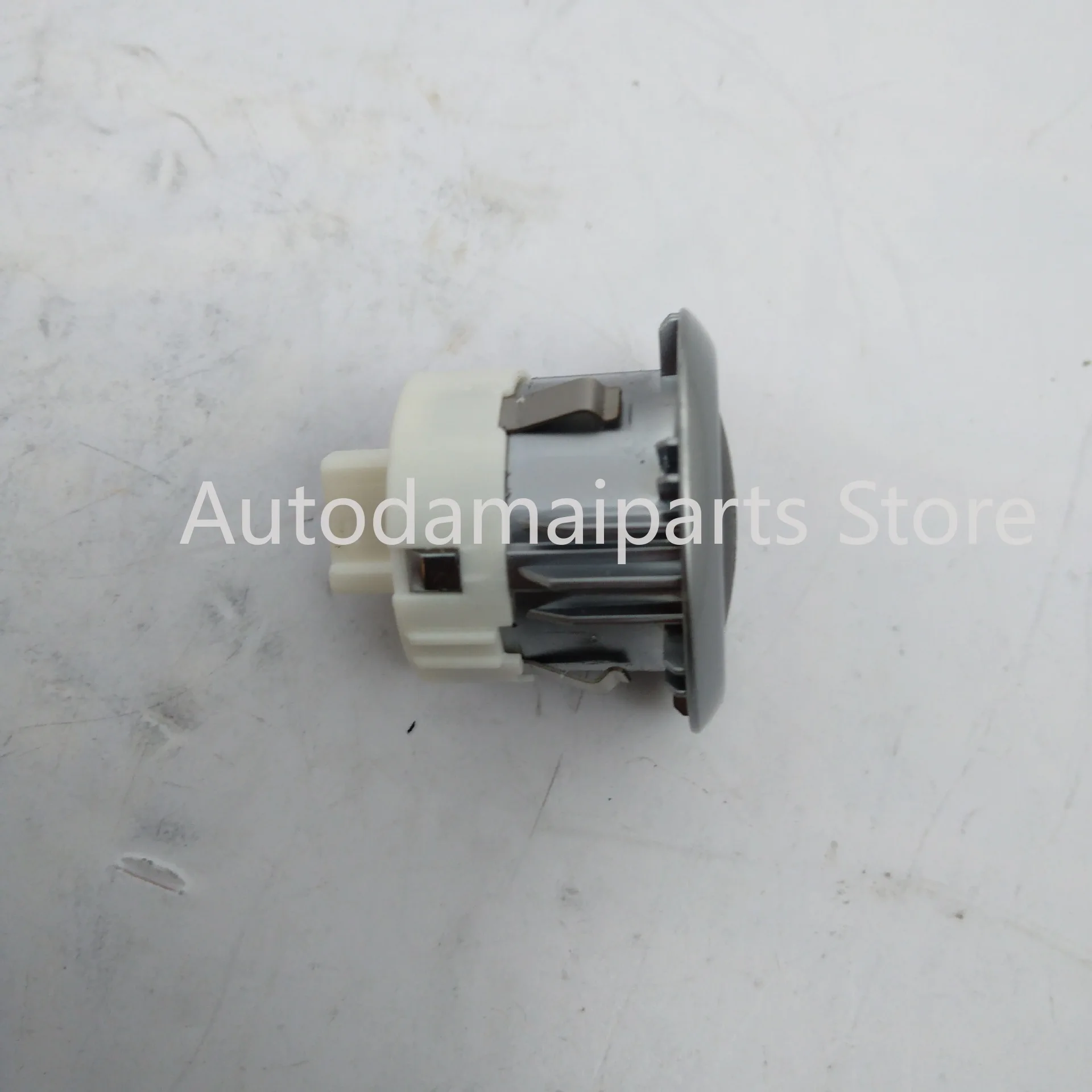 Переключатель запуска зажигания для Land Rover Discovery 4, Range Rover Sport LR014015
Переключатель запуска зажигания для Land Rover Discovery 4, Range Rover Sport LR014015