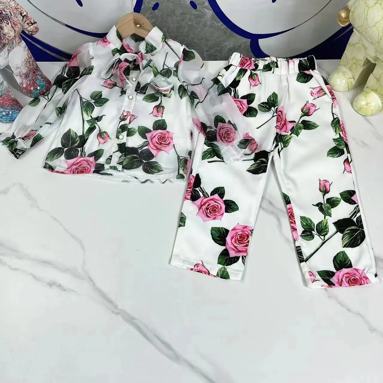 Light luxury children's clothing 2022 early autumn new products girls classic Western-style rose print chiffon Western-style Eur
Light luxury children's clothing 2022 early autumn new products girls classic Western-style rose print chiffon Western-style Eur