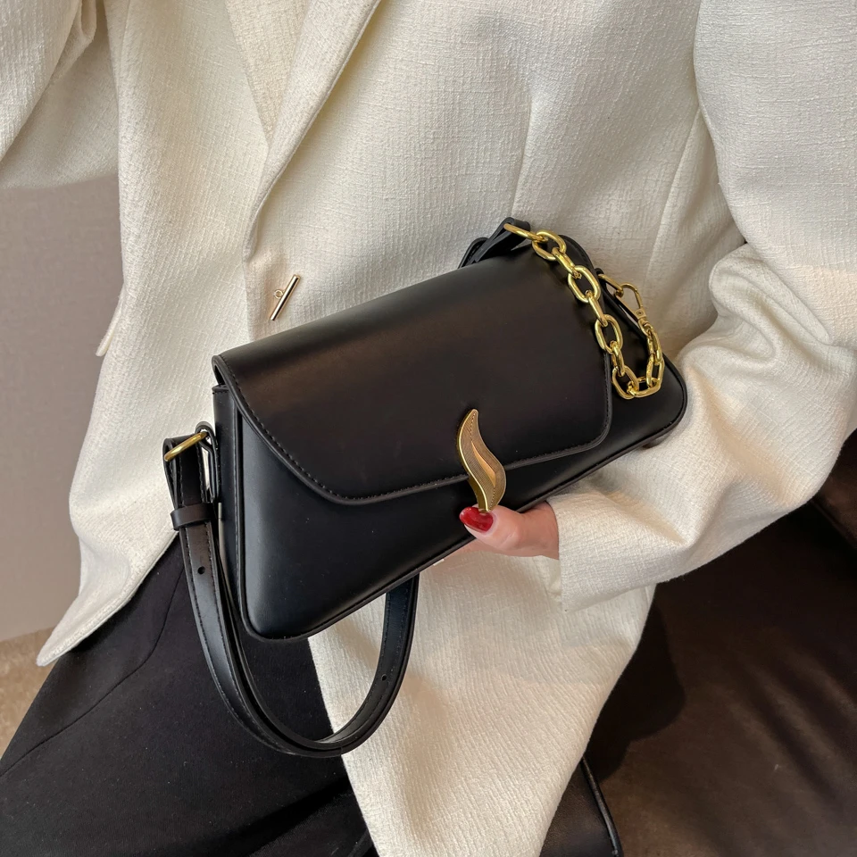 Popular Women's Bag 2023 New Luxury Brand Design Leaf Shape Buckle One-Shoulder Underarm Bag Youth Versatile Cross-Body Bag M366 
Popular Women's Bag 2023 New Luxury Brand Design Leaf Shape Buckle One-Shoulder Underarm Bag Youth Versatile Cross-Body Bag M366