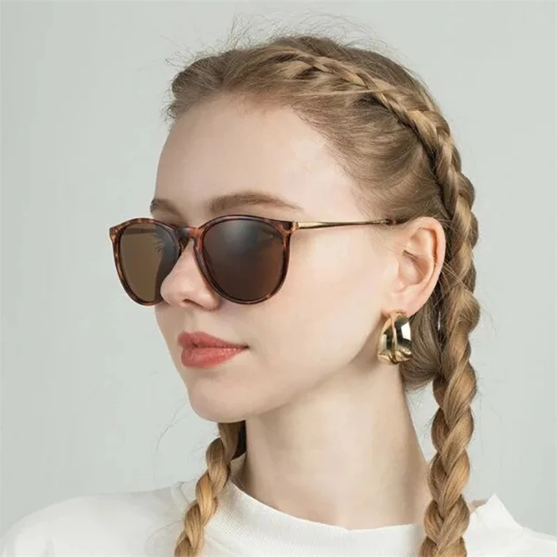 European and American New Style Frog Glasses Semi-metal Sunglasses Fashion Big Frame Street Photography Sunglasses Frog Glasses
European and American New Style Frog Glasses Semi-metal Sunglasses Fashion Big Frame Street Photography Sunglasses Frog Glasses