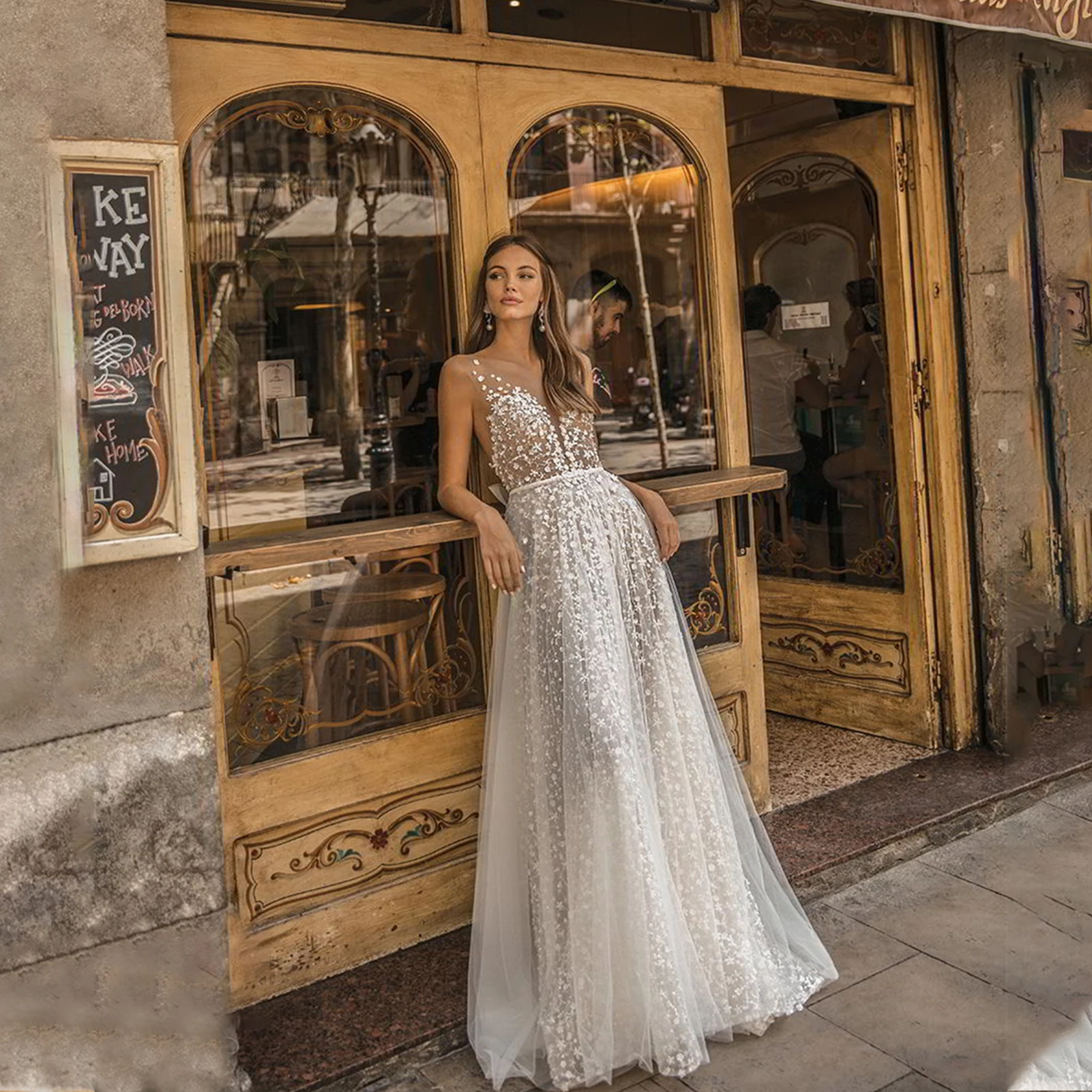 Fashion Lace Appliques Bridal Gown For Bride Elegant Sleeveless A-Line Bow Wedding Dresses Train Sheer Neck Robe De Mariée
Fashion Lace Appliques Bridal Gown For Bride Elegant Sleeveless A-Line Bow Wedding Dresses Train Sheer Neck Robe De Mariée