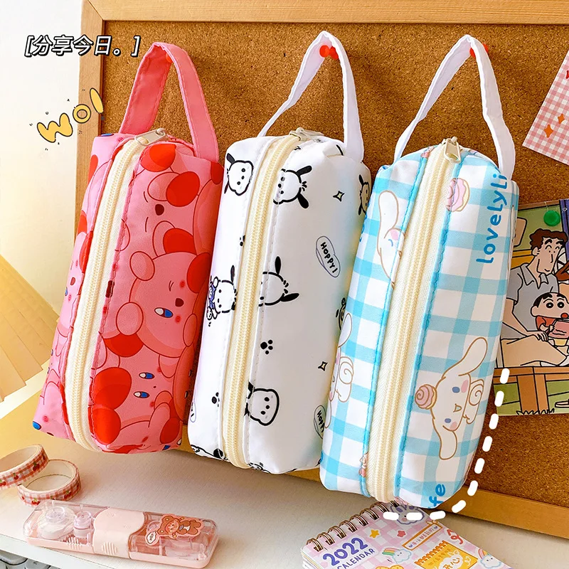 Ins Kawaii Sanrio портативный чехол для карандаша Cinnamoroll почтовый милый детский мультяшный школьный Студент канцелярские принадлежности для хранения ручек сумки
Ins Kawaii Sanrio портативный чехол для карандаша Cinnamoroll почтовый милый детский мультяшный школьный Студент канцелярские принадлежности для хранения ручек сумки