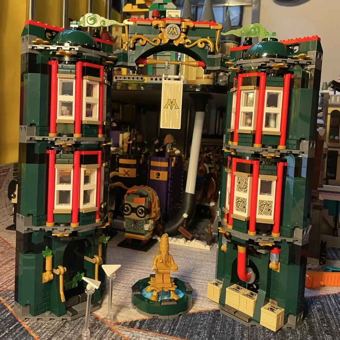 New Movie Series 76403 Harris Ministry of Magic Model Building Block Bricks Educational Toys For Kids Birthday Christmas Gifts
New Movie Series 76403 Harris Ministry of Magic Model Building Block Bricks Educational Toys For Kids Birthday Christmas Gifts