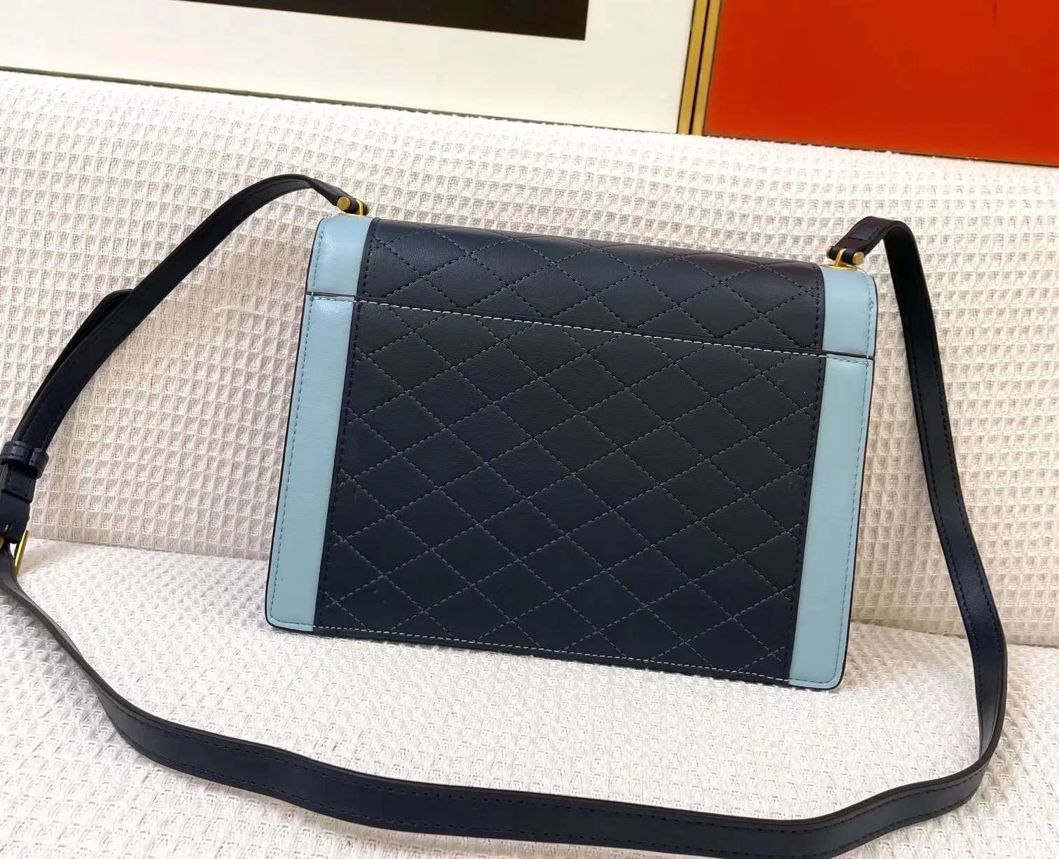 2022 new style simple color matching fashion tote chain bag rhombus plaid small square bag shoulder straddle bag
2022 new style simple color matching fashion tote chain bag rhombus plaid small square bag shoulder straddle bag