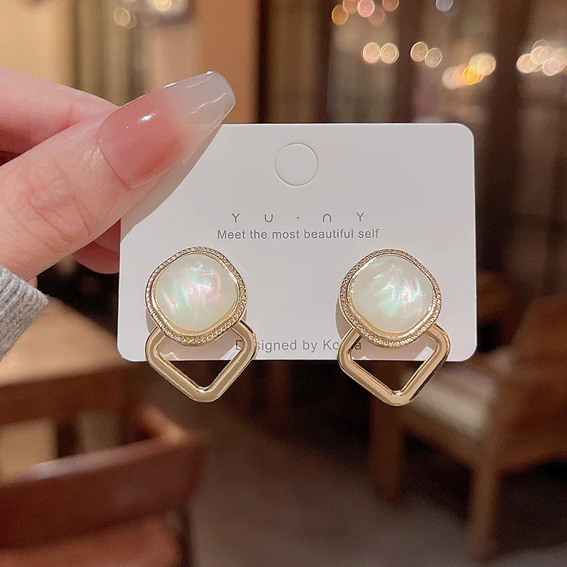2023 New 925 Silver Needle Fashion French Vintage Opal Gold Color Geometric Earrings For Women Classic Female Jewelry
2023 New 925 Silver Needle Fashion French Vintage Opal Gold Color Geometric Earrings For Women Classic Female Jewelry