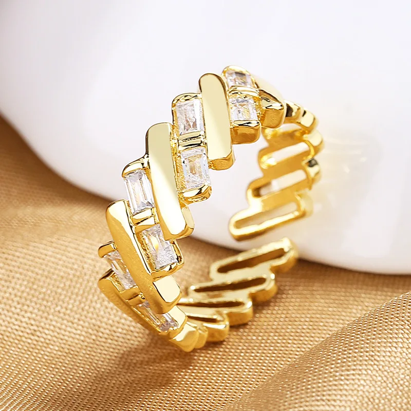 2022 New Trendy 18K Gold High End Rectangle Zircon Ring Men Women Fine Cute Opening Size Adjusted Solid Metal Luxury Jewerly
2022 New Trendy 18K Gold High End Rectangle Zircon Ring Men Women Fine Cute Opening Size Adjusted Solid Metal Luxury Jewerly