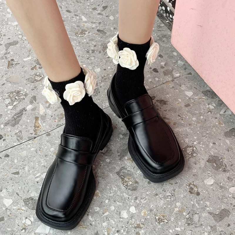 Rimocy Patent Leather Square Toe Loafers Women Slip on Med Heel Platform Shoes Woman Japanese Style JK Student Shoes Ladies
Rimocy Patent Leather Square Toe Loafers Women Slip on Med Heel Platform Shoes Woman Japanese Style JK Student Shoes Ladies