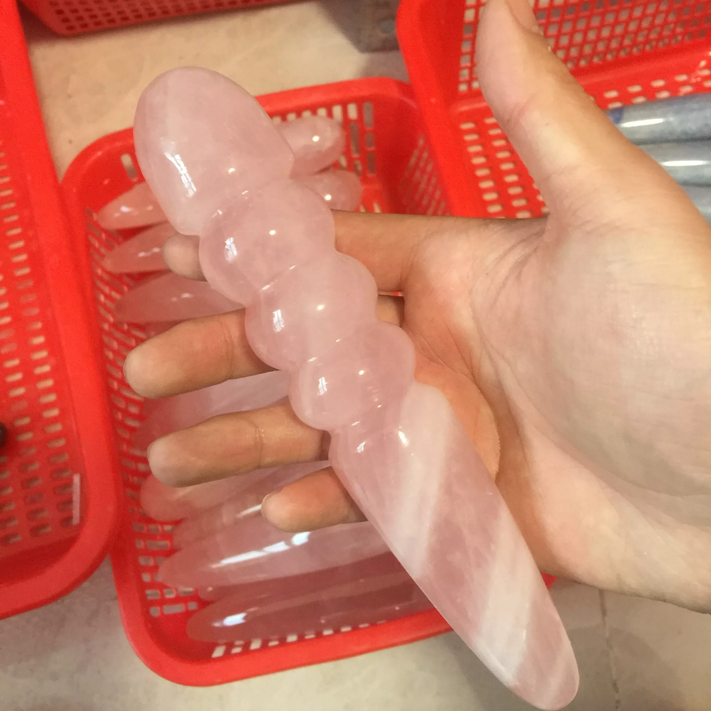 100% Natural Rose Quartz Crystal Wand Handmade Carved Healing Crystal Gemstone Yoni Wand As Gift For Women
100% Natural Rose Quartz Crystal Wand Handmade Carved Healing Crystal Gemstone Yoni Wand As Gift For Women