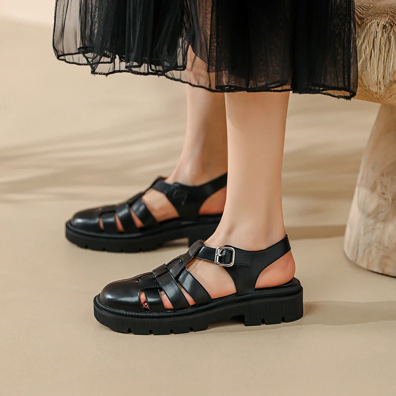 Women Sandals Genuine Leather Gladiator Shoes Round Toe Flat Heels Sandals Summer Buckle Strap Ladies Footwear Black 40 
Women Sandals Genuine Leather Gladiator Shoes Round Toe Flat Heels Sandals Summer Buckle Strap Ladies Footwear Black 40