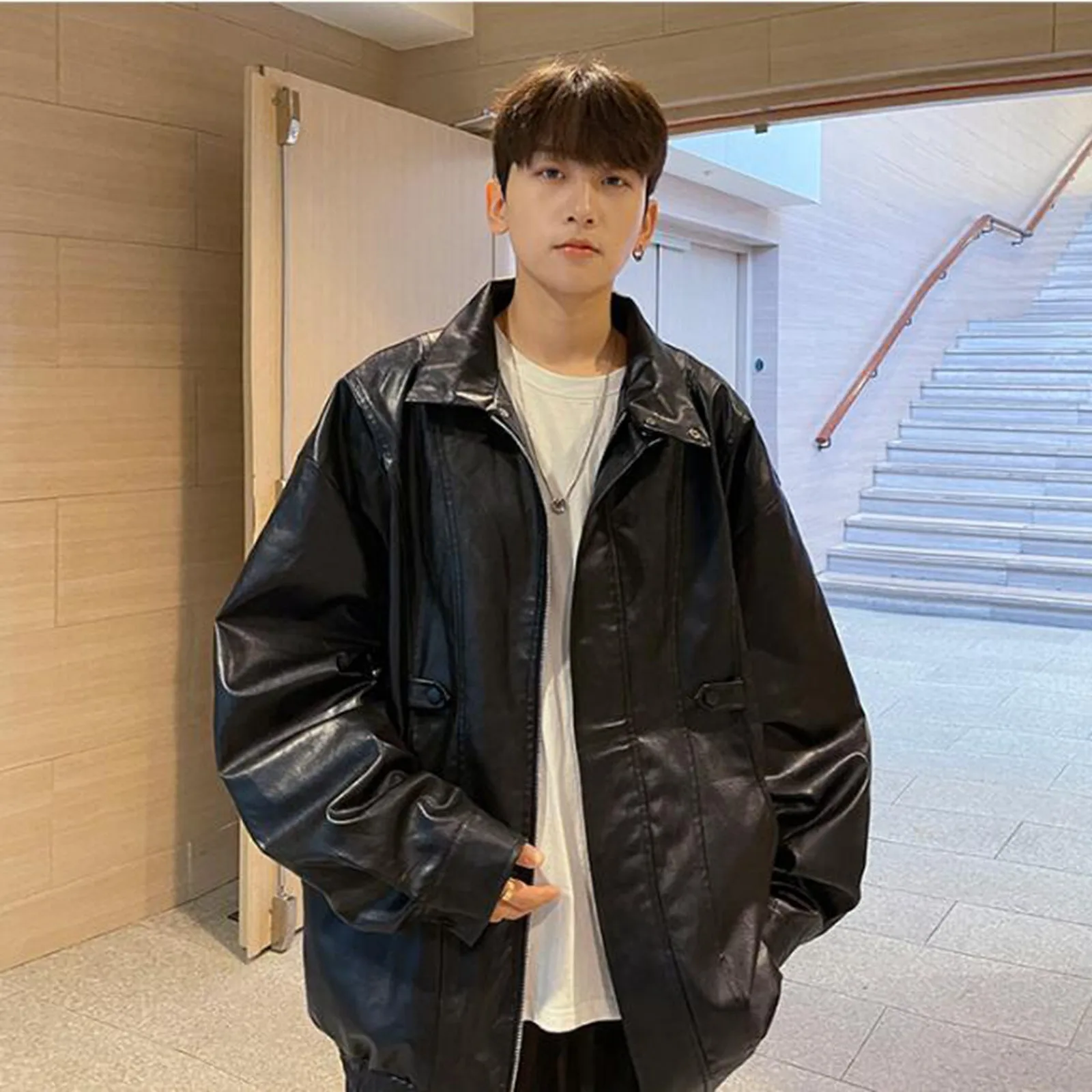 Куртка мужская из искусственной кожи, винтажная мотоциклетная одежда оверсайз в стиле Хай-стрит, свободная повседневная верхняя одежда в стиле панк, размеры
Куртка мужская из искусственной кожи, винтажная мотоциклетная одежда оверсайз в стиле Хай-стрит, свободная повседневная верхняя одежда в стиле панк, размеры