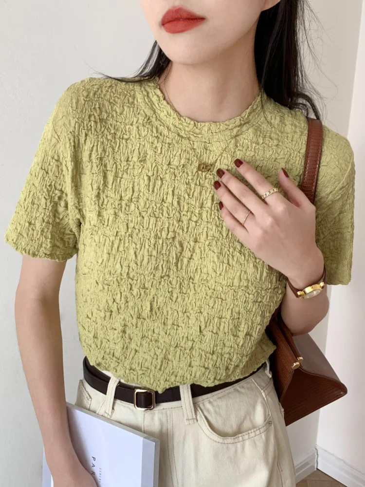 Short Sleeve T-shirts For Women 2022 Summer Fashion Folds Design Minimalist Style Tshirt Round Neck Female Korean Basic Tops
Short Sleeve T-shirts For Women 2022 Summer Fashion Folds Design Minimalist Style Tshirt Round Neck Female Korean Basic Tops