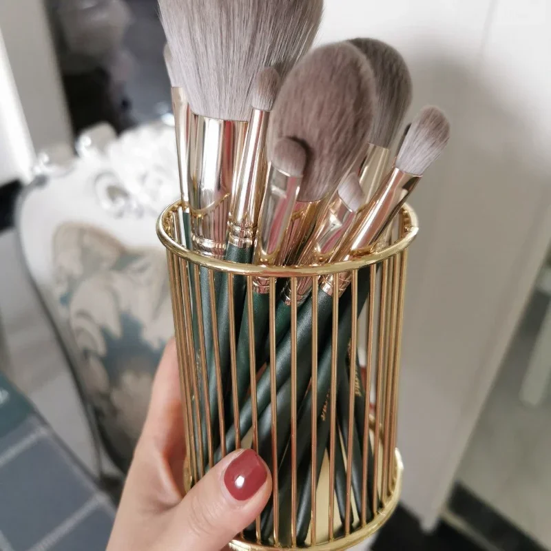 Cosmetics Makeup Brushes Storage Box Cylindrical Case Storage Lipstick Brush Pen Holder Organizer Wrought Iron Pen Storage
Cosmetics Makeup Brushes Storage Box Cylindrical Case Storage Lipstick Brush Pen Holder Organizer Wrought Iron Pen Storage