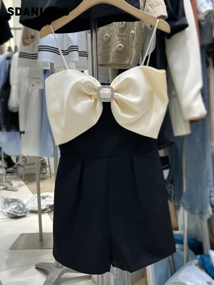 2022 Summer New French Fashion Commuting Elegant Slimming Jumpsuit Bow Spaghetti Straps Chest Wrap One-Piece Shorts Rompers
2022 Summer New French Fashion Commuting Elegant Slimming Jumpsuit Bow Spaghetti Straps Chest Wrap One-Piece Shorts Rompers
