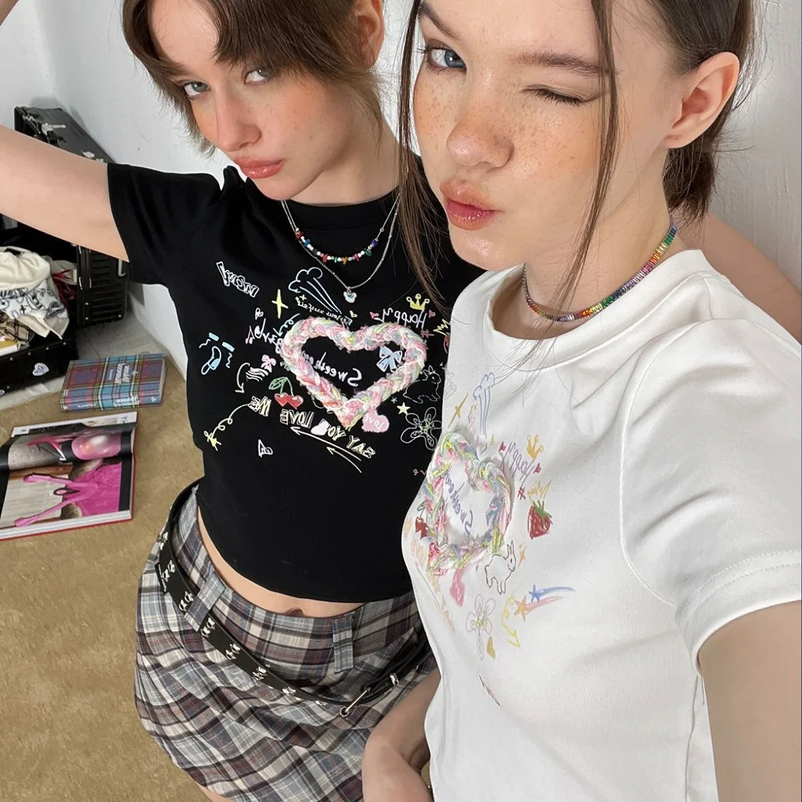 Американский Ретро летний короткий топ с принтом Love, женские футболки с графическим рисунком в стиле Харадзюку 90-х, хлопковые базовые винтажные укороченные топы
Американский Ретро летний короткий топ с принтом Love, женские футболки с графическим рисунком в стиле Харадзюку 90-х, хлопковые базовые винтажные укороченные топы