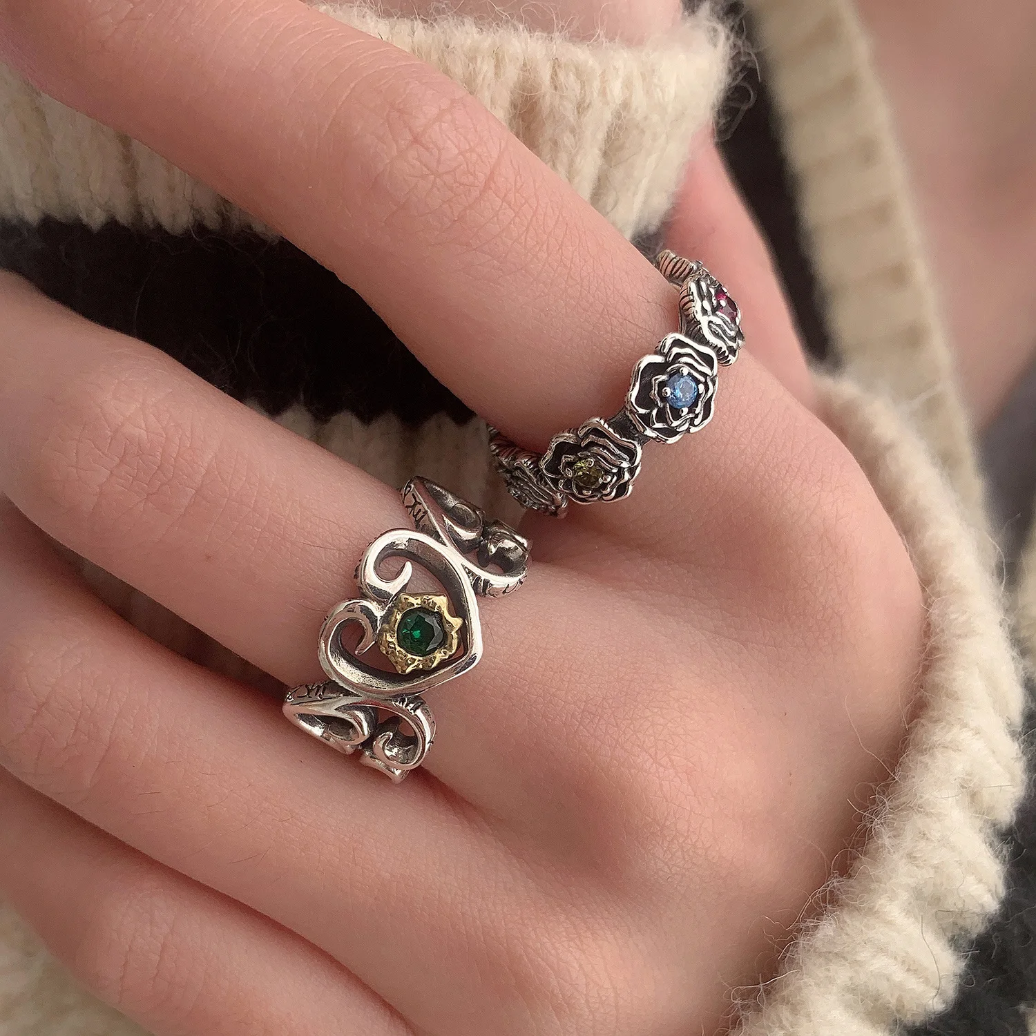 New Thai Silver Color Hollow Heart Rose Chain Zircon Adjustable Ring Ladies Creative Retro Jewelry Party Accessories Gift Couple
New Thai Silver Color Hollow Heart Rose Chain Zircon Adjustable Ring Ladies Creative Retro Jewelry Party Accessories Gift Couple