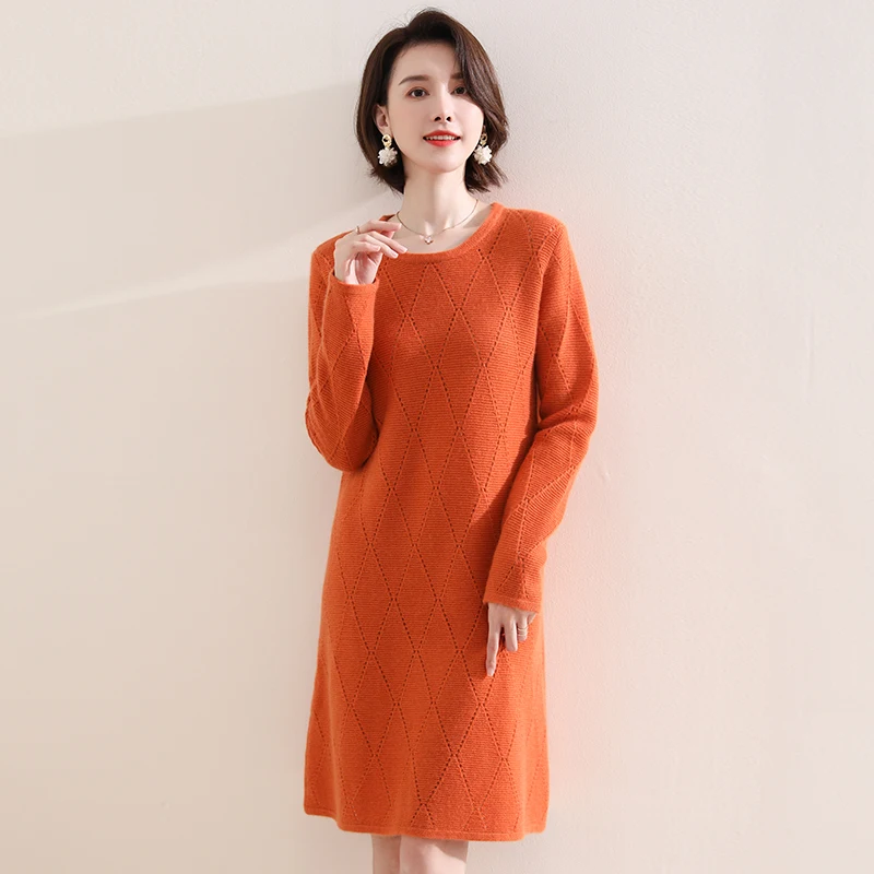 Autumn and Winter New Women's Round Neck Pullover Cashmere Shirt Dress Pure Cashmere Medium Long Wool Dress Loose Knit Dress
Autumn and Winter New Women's Round Neck Pullover Cashmere Shirt Dress Pure Cashmere Medium Long Wool Dress Loose Knit Dress