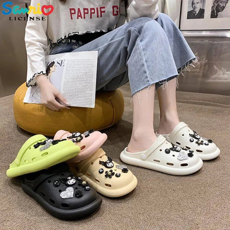 Sanrio Anime Kuromi Kawaii Cave Shoes 2023 Summer New Non-Slip Cartoon Wrapped Head Slippers Soft Bottom Beach Shoes Girls Gifts
Sanrio Anime Kuromi Kawaii Cave Shoes 2023 Summer New Non-Slip Cartoon Wrapped Head Slippers Soft Bottom Beach Shoes Girls Gifts