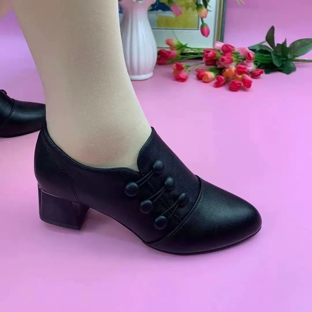 Soft Leather 2022 single shoes spring heel ladies shoes
Soft Leather 2022 single shoes spring heel ladies shoes