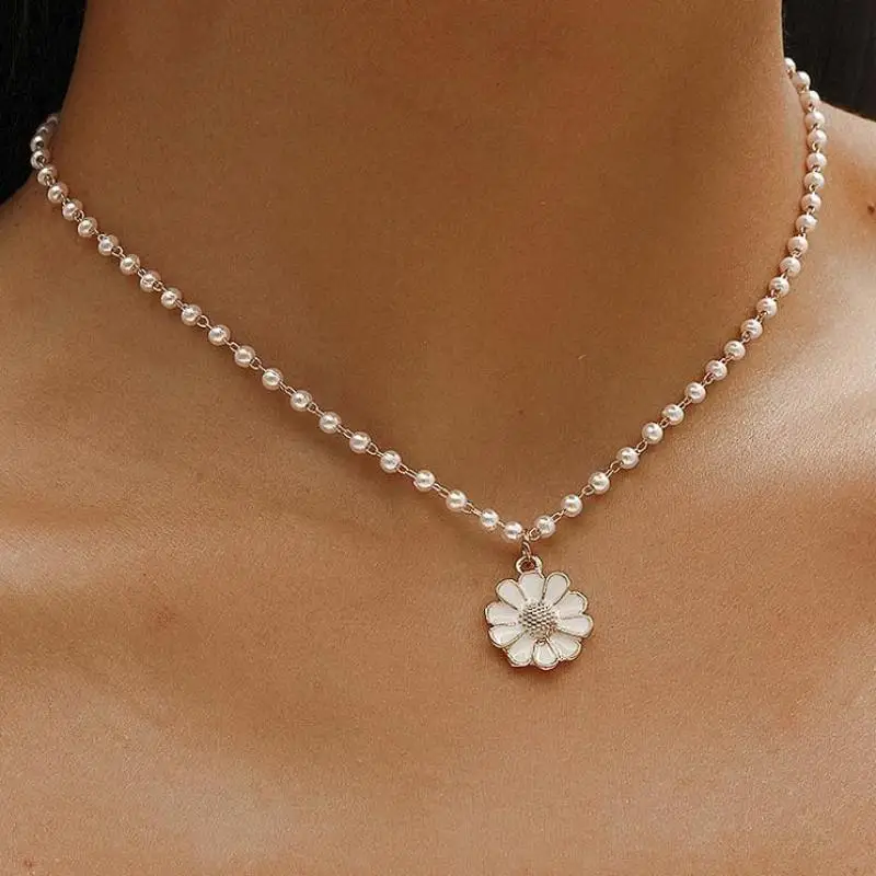 Pearl Flower Necklace Choker White Chrysanthemum Necklace For Women Jewelry Necklaces & Pendants Charms Jewellery Colar CF2
Pearl Flower Necklace Choker White Chrysanthemum Necklace For Women Jewelry Necklaces & Pendants Charms Jewellery Colar CF2