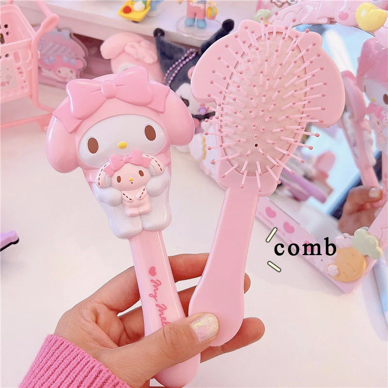 Sanrio Kawaii Air Cushion Comb Kuromi Cinnamoroll Cute Children's Portable Comb Kawaii Mirror Girl Gift Toy
Sanrio Kawaii Air Cushion Comb Kuromi Cinnamoroll Cute Children's Portable Comb Kawaii Mirror Girl Gift Toy