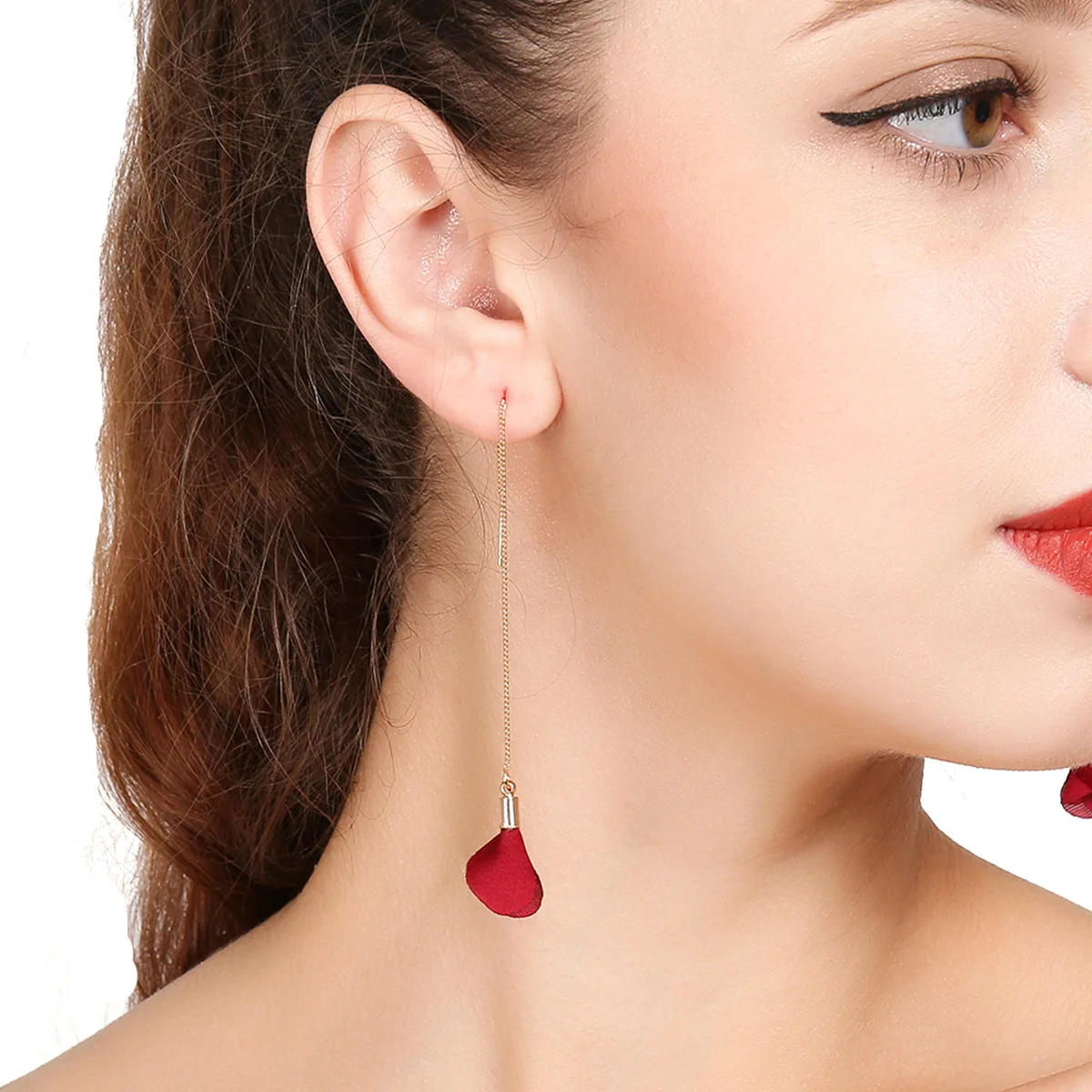 Versatile personalized earrings, sweet flowers, small fragrant long earrings and Earrings
Versatile personalized earrings, sweet flowers, small fragrant long earrings and Earrings