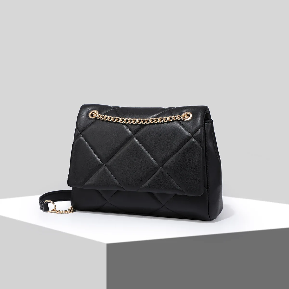 2022 European and American Autumn and Winter New Cotton Dress Embroidery Line Diamond Chain Women's Small Bag
2022 European and American Autumn and Winter New Cotton Dress Embroidery Line Diamond Chain Women's Small Bag