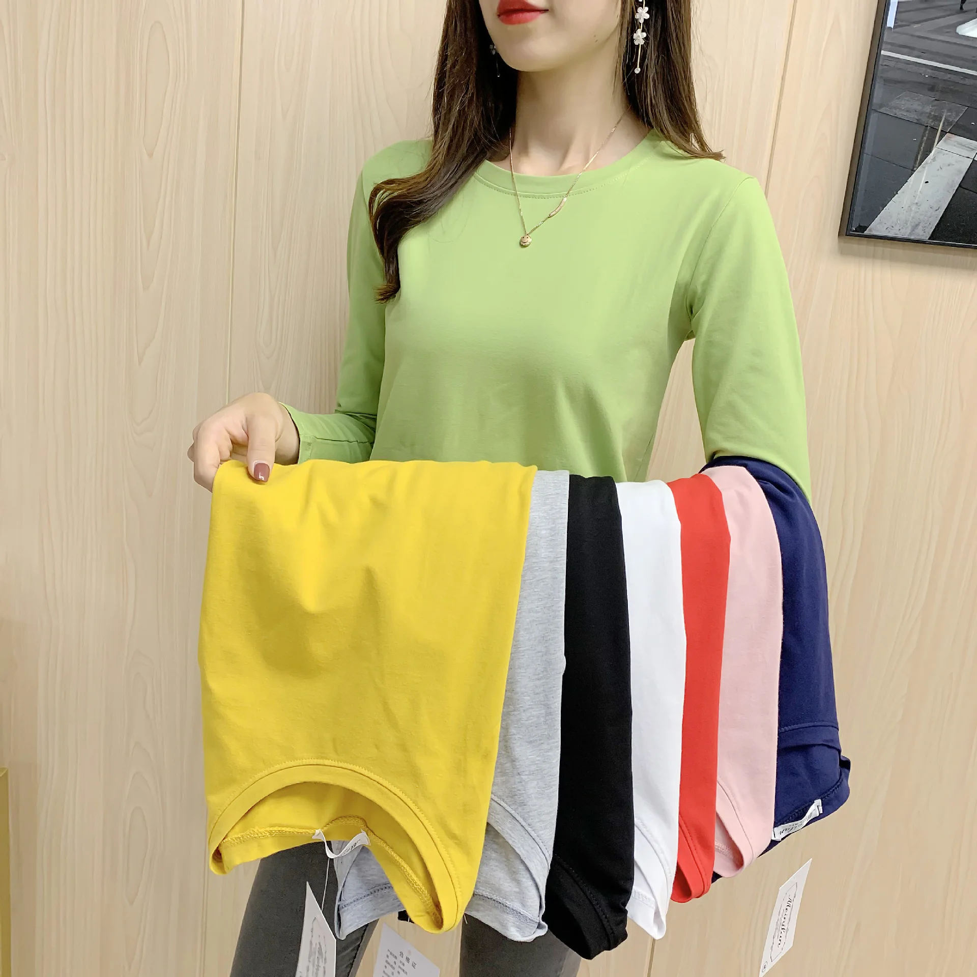 2022 Autumn 8-color Cotton Women's Clothing Long-sleeved T-shirt Slim Solid Color Versatile Bottoming Shirt Ins Tide Basic Top
2022 Autumn 8-color Cotton Women's Clothing Long-sleeved T-shirt Slim Solid Color Versatile Bottoming Shirt Ins Tide Basic Top