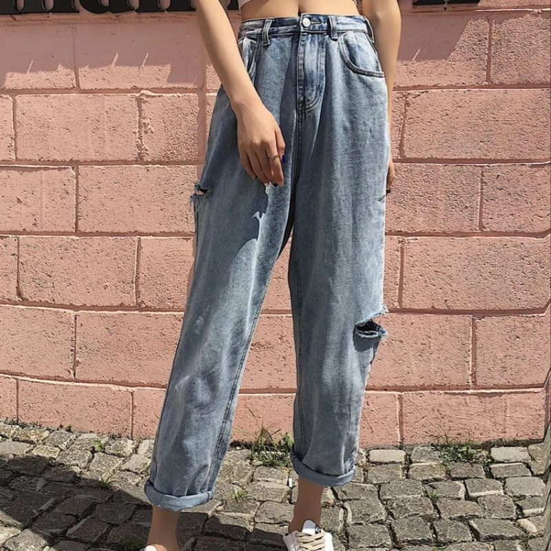 Ripped Women's Jeans Summer High Waist Pants 2022 Straight Denim Streetwear Fashion Loose Trousers Ladies Buffon
Ripped Women's Jeans Summer High Waist Pants 2022 Straight Denim Streetwear Fashion Loose Trousers Ladies Buffon