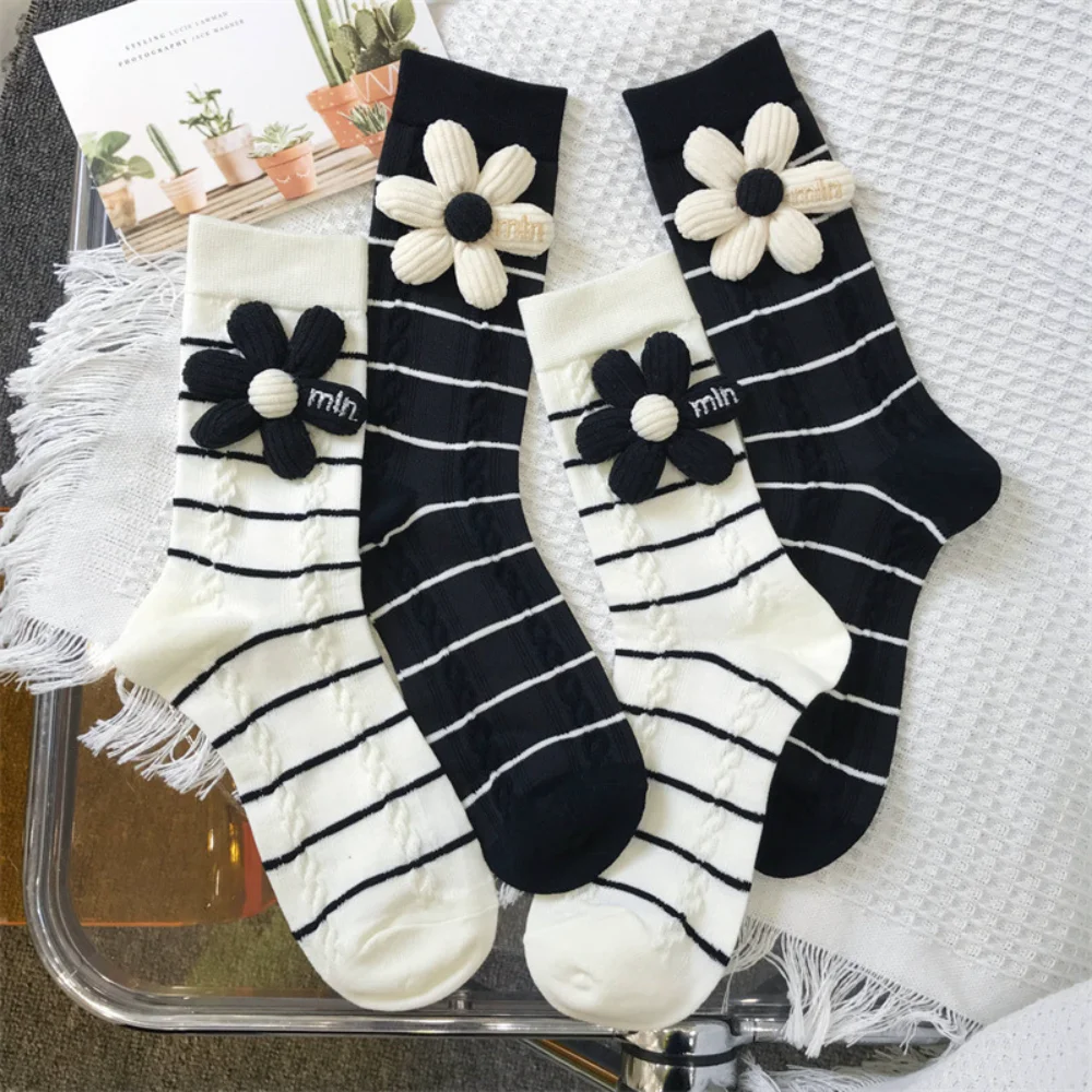 1 Pair Autumn Winter Middle Tube Cotton Fashion Flower Socks Lovely Popular Retro Style Women Striped Socks Women Socks
1 Pair Autumn Winter Middle Tube Cotton Fashion Flower Socks Lovely Popular Retro Style Women Striped Socks Women Socks