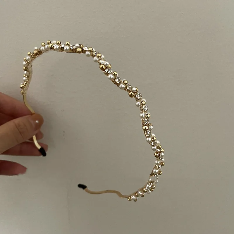Exquisite Zircon Pearl Waves Simple Retro Pearl Headwear Crown Hood Elegant Women's Gold Premium Feel Headwear Wash Hair Band
Exquisite Zircon Pearl Waves Simple Retro Pearl Headwear Crown Hood Elegant Women's Gold Premium Feel Headwear Wash Hair Band