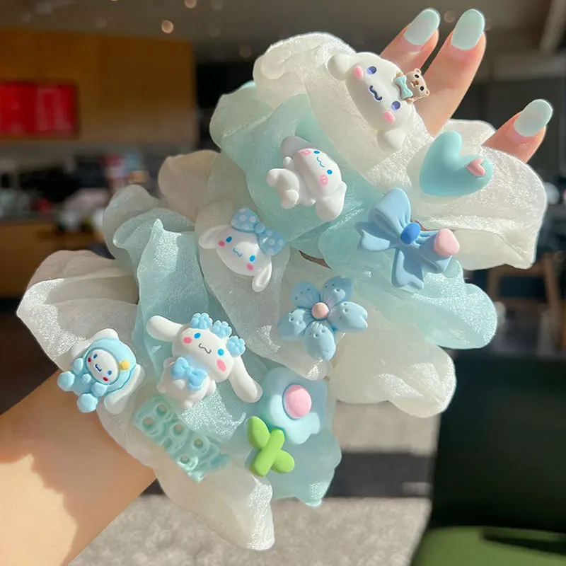 Новинка Sanrios Cinnamoroll Женская мультяшная резинка для волос Корейская версия ежедневный бант Дикая любовь сетчатая высокая эластичность молочный синий головной убор
Новинка Sanrios Cinnamoroll Женская мультяшная резинка для волос Корейская версия ежедневный бант Дикая любовь сетчатая высокая эластичность молочный синий головной убор