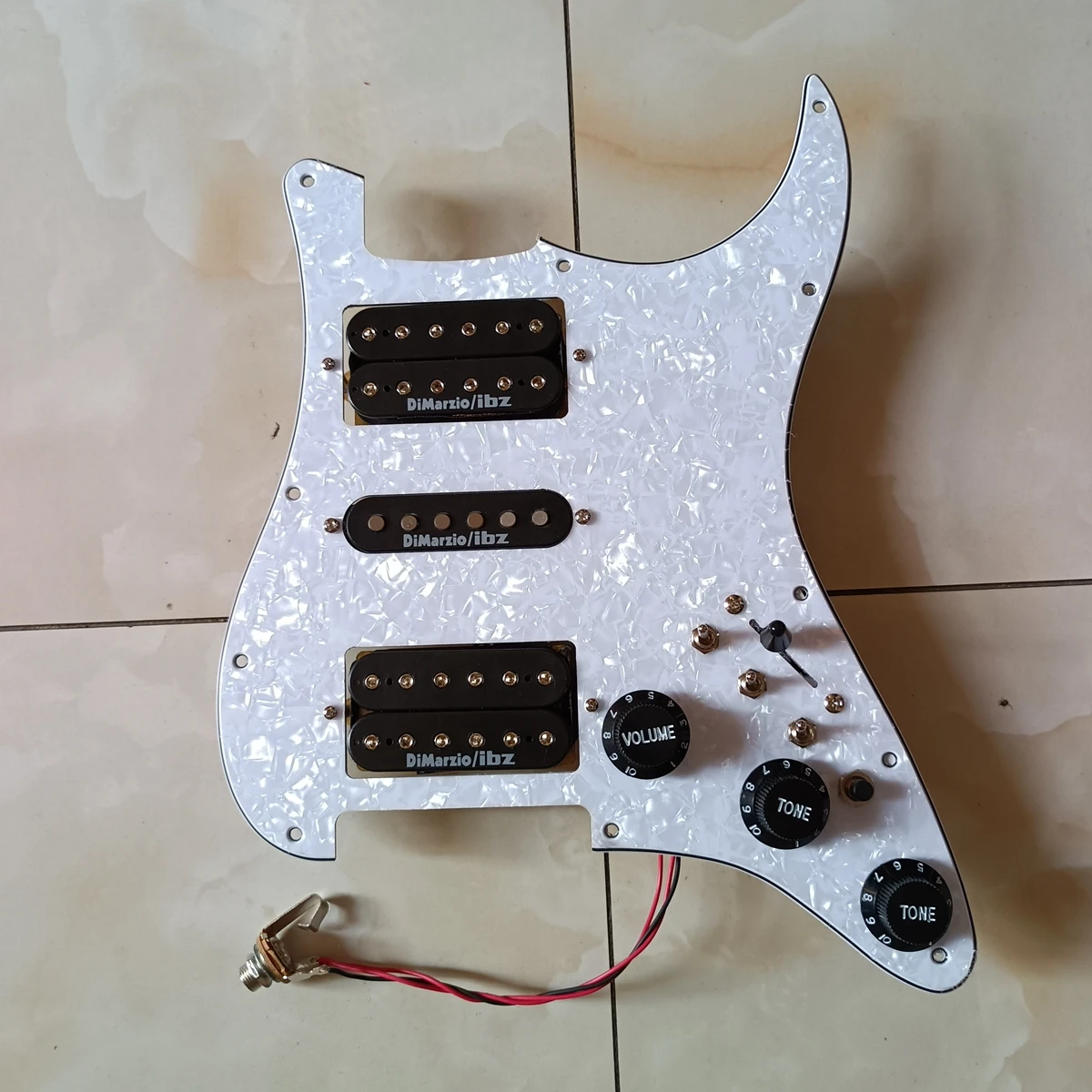 HSH Fender Guitar Pickguard Set Multifunction Switch Black Dimarzio Alnico 5 Magnet Pickups 3 Single Cut Way Switch 20 Tones
HSH Fender Guitar Pickguard Set Multifunction Switch Black Dimarzio Alnico 5 Magnet Pickups 3 Single Cut Way Switch 20 Tones