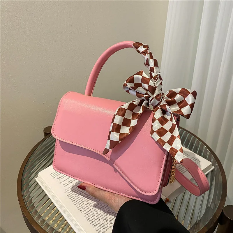 2022 New Silk Scarf Solid Color Shoulder Bag Leather Women's Bag Messenger Bag Small Square Bag Handbags Women Bags Dame Sacs
2022 New Silk Scarf Solid Color Shoulder Bag Leather Women's Bag Messenger Bag Small Square Bag Handbags Women Bags Dame Sacs