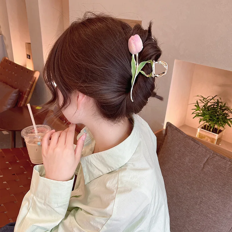 Elegant Tulip Flower Metal Hair Clips for Women Hairpins Large Shark Hair Claw Clamp Girls Hair Accessories 
Elegant Tulip Flower Metal Hair Clips for Women Hairpins Large Shark Hair Claw Clamp Girls Hair Accessories