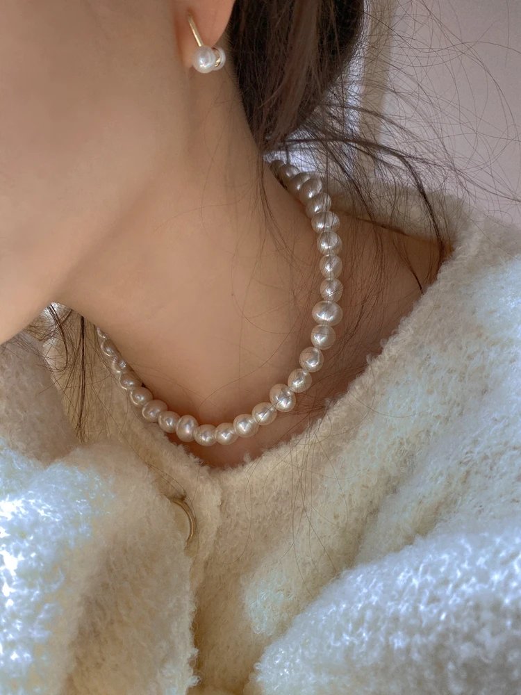 High-quality niche pearl thick necklace design sense beaded clavicle chain Dongdamen women's light luxury retro necklace 
High-quality niche pearl thick necklace design sense beaded clavicle chain Dongdamen women's light luxury retro necklace