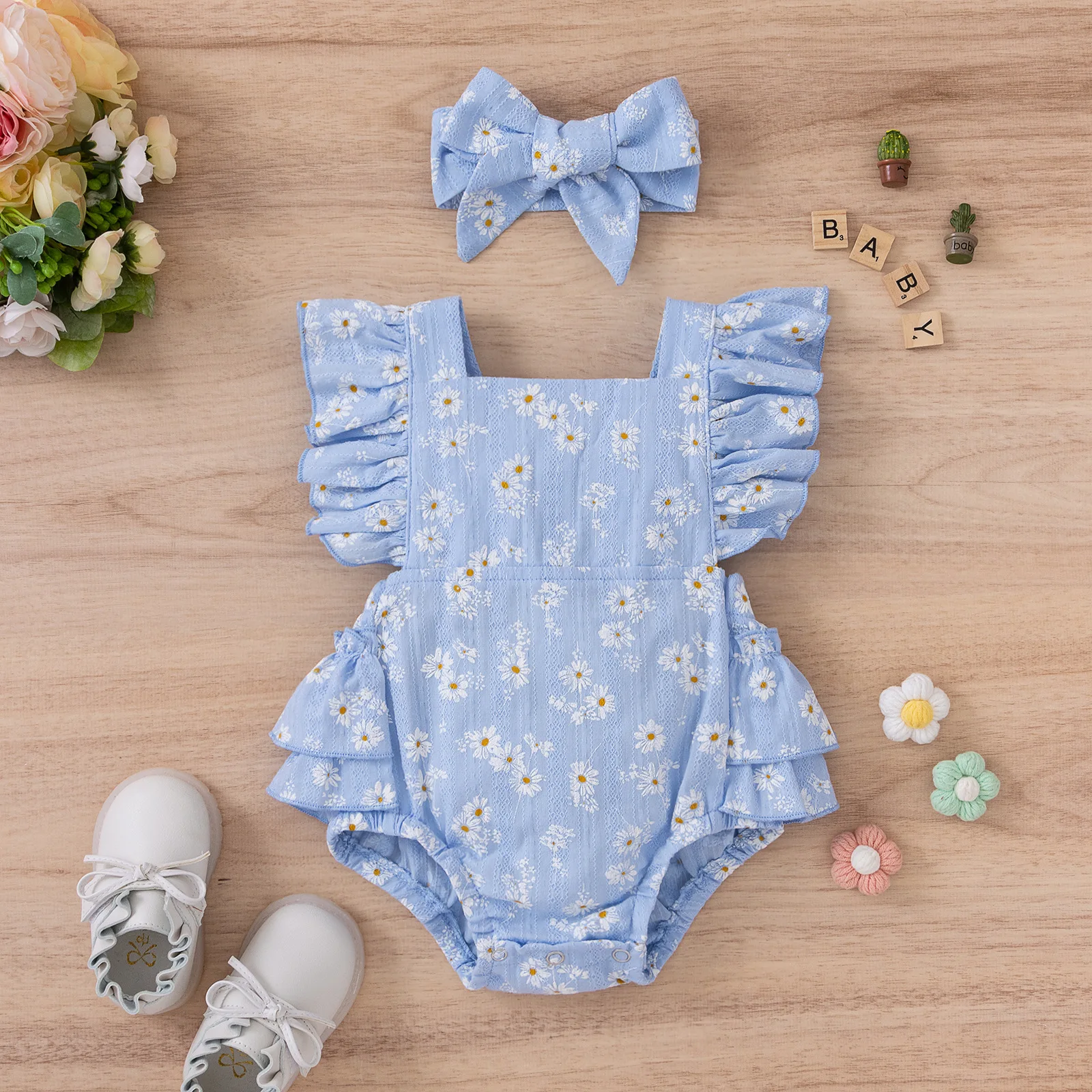 Girls' Flying Sleeves Square Collar Floral Romper + Hair Accessories Sweet And Casual Baby Two-piece Set 6 Months-2 Years Old
Girls' Flying Sleeves Square Collar Floral Romper + Hair Accessories Sweet And Casual Baby Two-piece Set 6 Months-2 Years Old