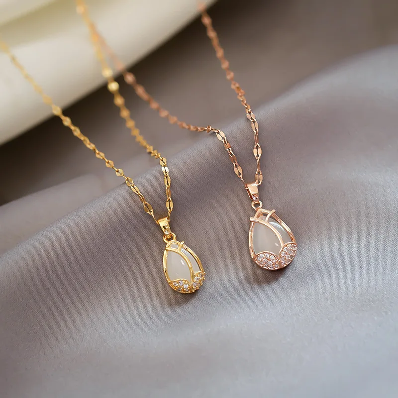 Japanese And Korean Style Opal Light Luxury Tulip Pendant Titanium Steel Necklaces Female High-Class Feeling Collar Chain Jewelr
Japanese And Korean Style Opal Light Luxury Tulip Pendant Titanium Steel Necklaces Female High-Class Feeling Collar Chain Jewelr